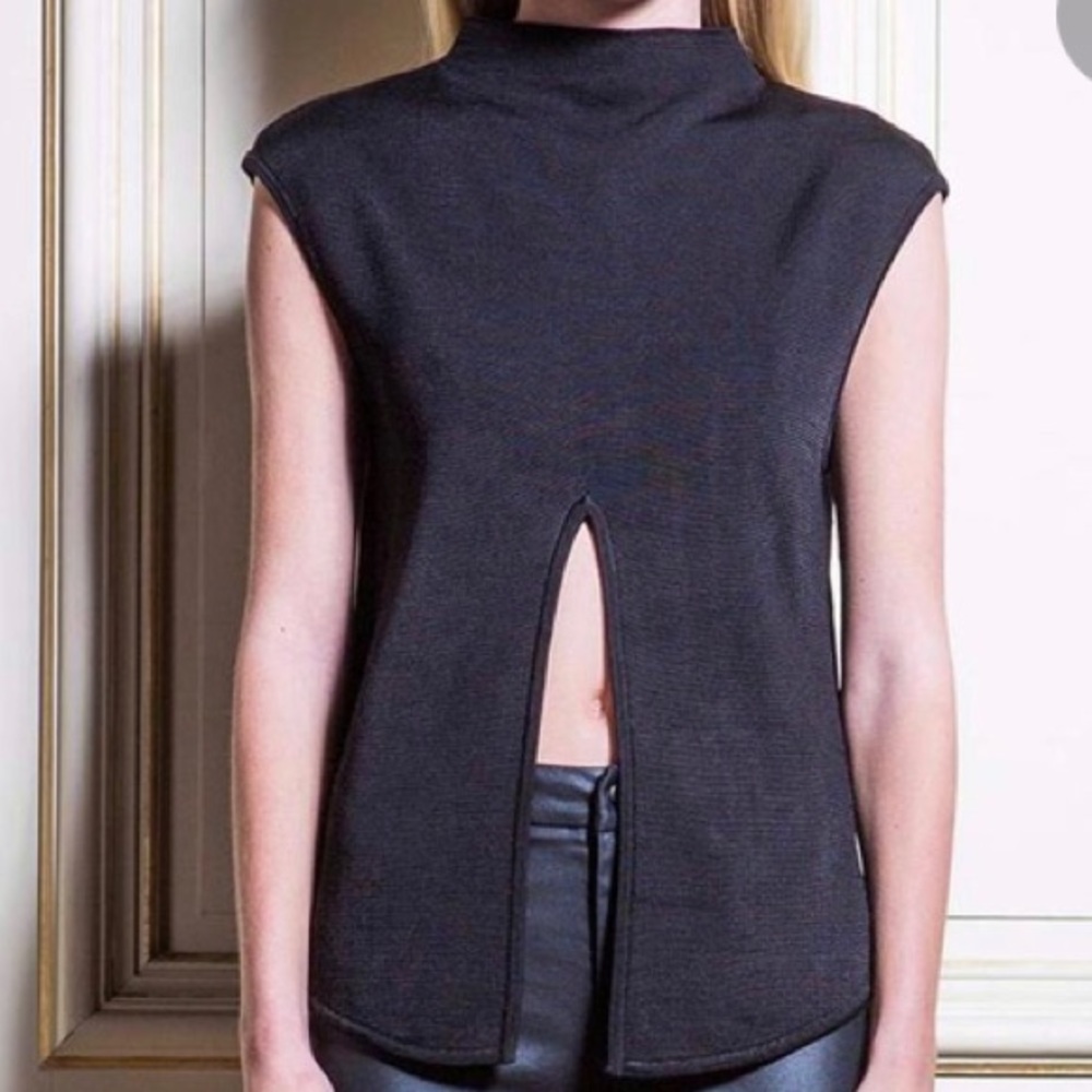 Asilio Unique black tank